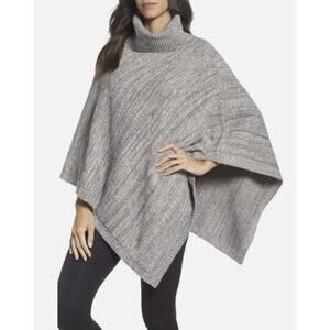 Barefoot Dreams Womens OS Cozy Chic Knit Graphite Stone Point Dume Poncho K25-27
